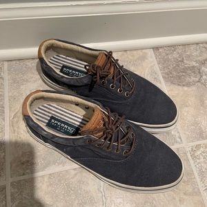 Sperry Striper Sneaker size men’s 7.5